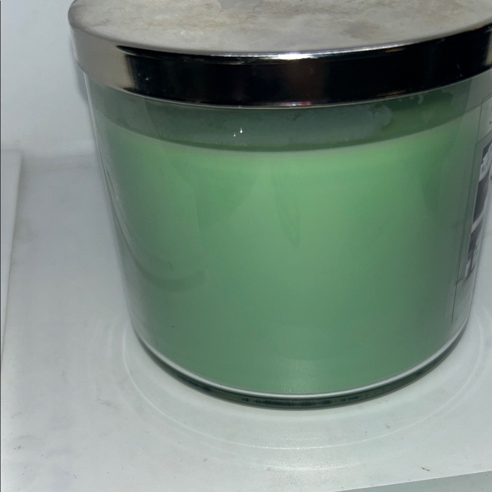 Slatkin & Co. Mint Chocolate Scented Candle - Green - Picture 6 of 7